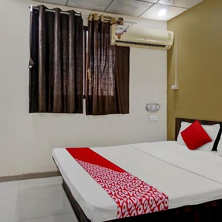 Oyo Flagship Sai Satyam Lodge Púna Kültér fotó