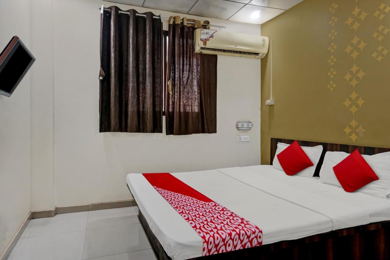 Oyo Flagship Sai Satyam Lodge Púna Kültér fotó